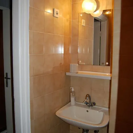 Park 2* בלטונללה