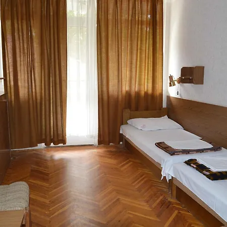 Hotell Park 2*
