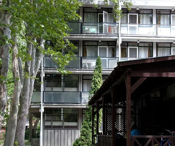 Szálloda Park 2*